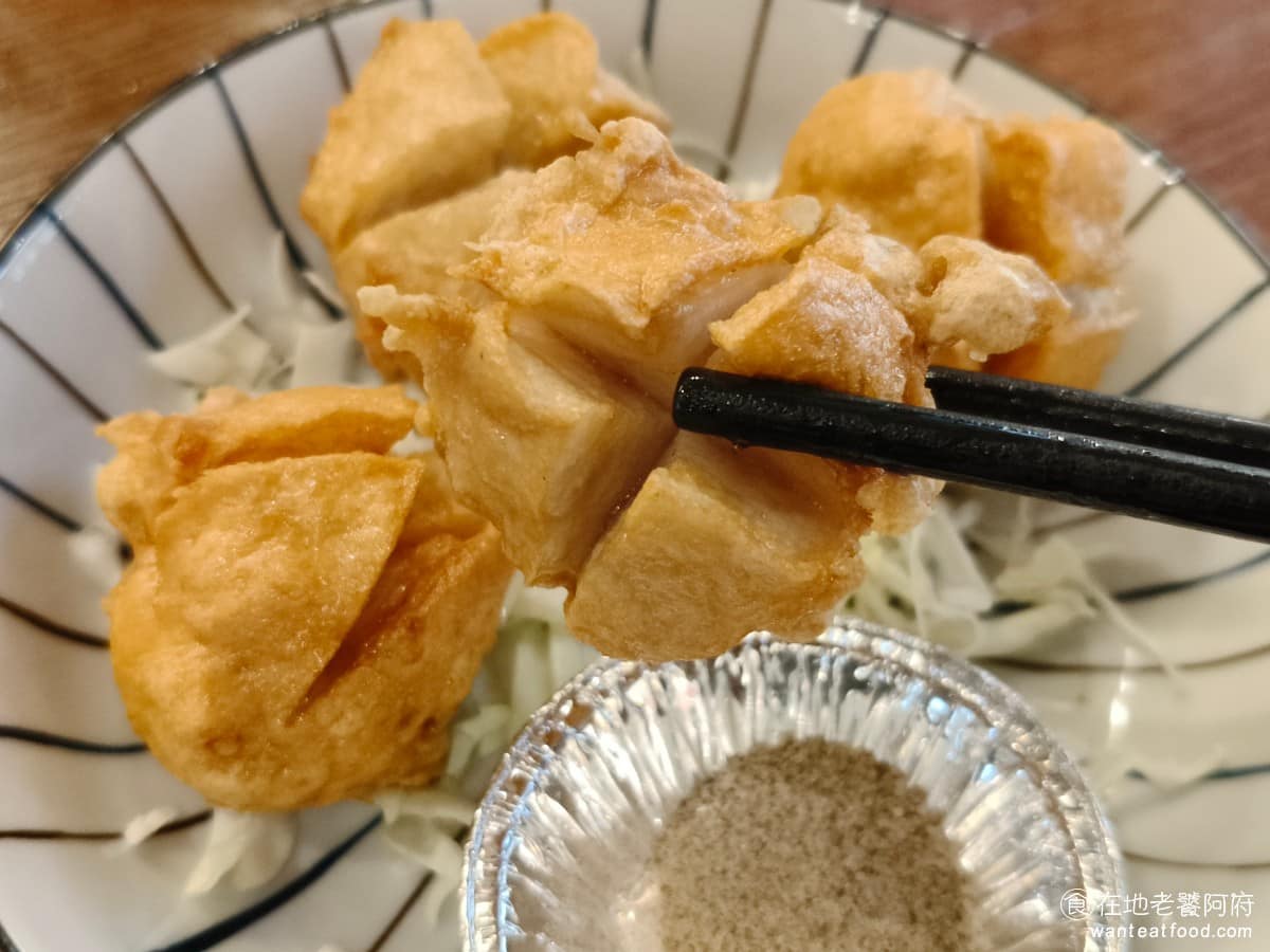 18冠軍牛肉麵台北內湖店 18冠軍牛肉麵台北內湖店菜單 18冠軍牛肉麵台北內湖店推薦 美食 味道上都還可以，只不過《18冠軍牛肉麵 台北內湖店》的小菜，很多都是炸的，搭配起來吃就不清爽，而且小菜的價格也都很高，CP 值比主餐低很多。 @在地老饕阿府