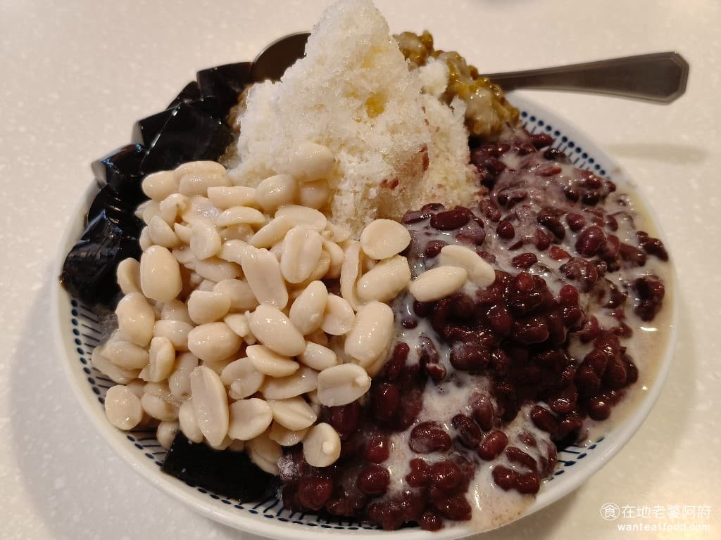 好奇營養豆花 好奇營養豆花菜單 好奇營養豆花推薦 士林區美食 士林美食 甜點點心 豆花 刨冰四種料 《好奇營養豆花》最大的特色，就是「營養」，從他們家豆花清淡、不甜膩的特點來看，確實吃起來比較健康。 @在地老饕阿府