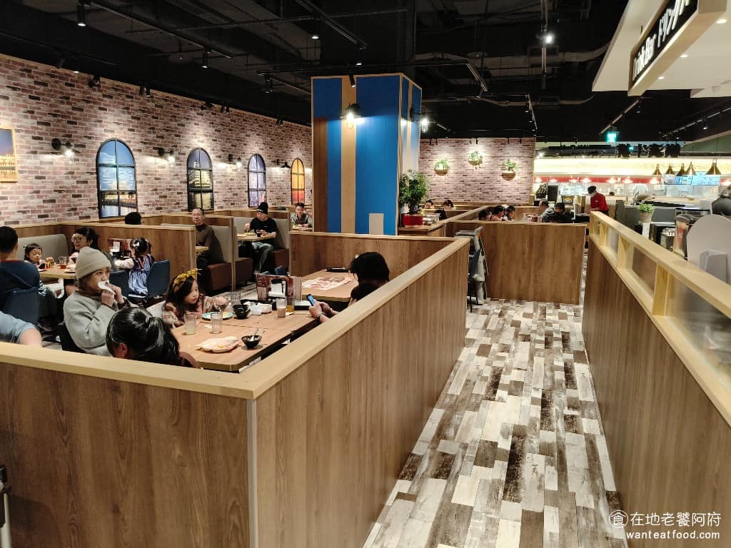 橫濱牛排台北松菸誠品店 橫濱牛排台北松菸誠品店菜單 橫濱牛排台北松菸誠品店推薦 信義區美食 《橫濱牛排 松菸誠品店》是近期全新開幕的,之前這個位置是龐德羅莎,但旁邊的樓層後來搬到微風南京去了,現在就改成這間橫濱牛排。 @在地老饕阿府