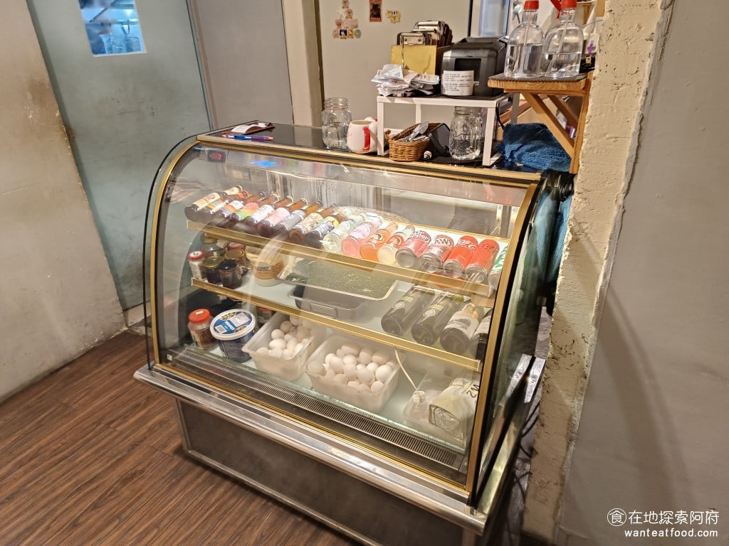 BFLO Restaurant Restaurant菜單 Restaurant推薦 水牛城辣雞翅 店內還有賣各種調酒 @在地老饕阿府