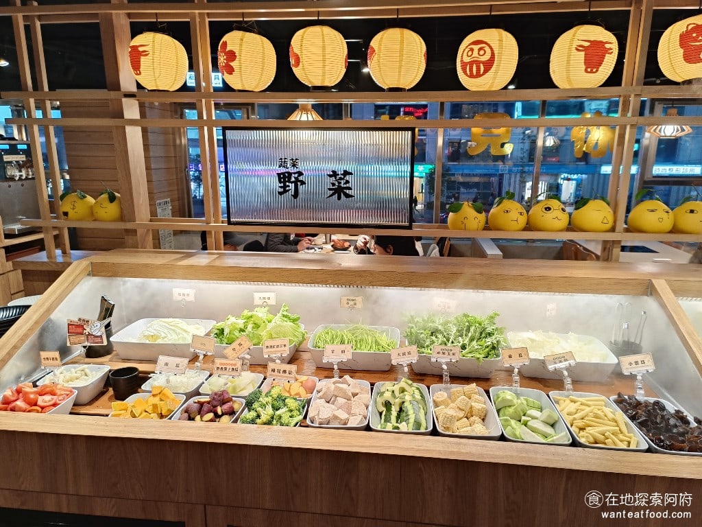 和牛涮台北忠孝東店 大安區美食 忠孝敦化美食 鍋物料理 蔬菜區提供的種類還蠻多的,可以說是應有盡有了。 @在地老饕阿府