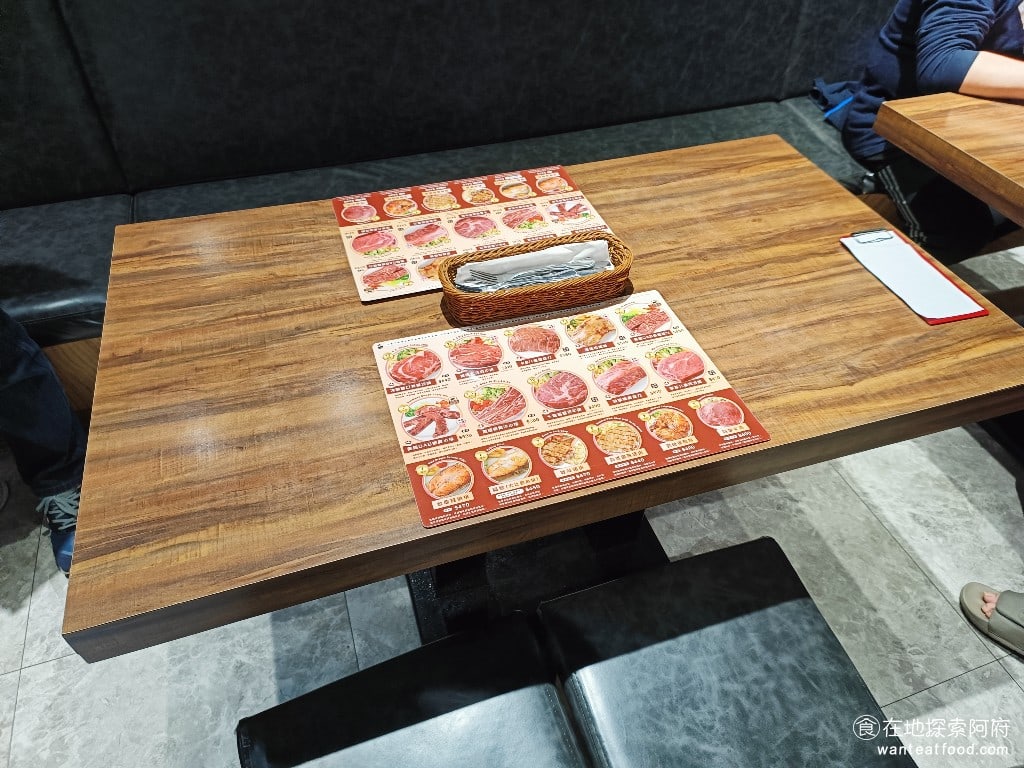 我家牛排中和店 中和美食 橋和美食 美式料理 台式料理 店內的環境非常乾淨,桌椅也非常新,因為它是最近幾年才新開幕的。 @在地老饕阿府