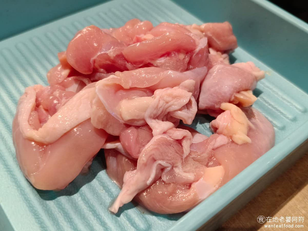 這一小鍋台北南港店 這一小鍋台北南港店菜單 這一小鍋台北南港店推薦 南港區美食 南港美食 雞腿肉 肉質偏嫩,煮熟後滑順,是不吃紅肉的人主要的選擇,吃起來也很新鮮穩定。 @在地老饕阿府