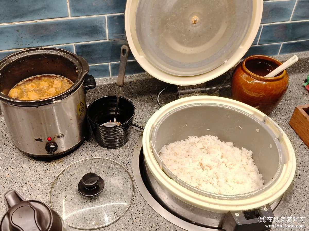 這一小鍋台北南港店 這一小鍋台北南港店菜單 這一小鍋台北南港店推薦 南港區美食 南港美食 還有提供無限吃的白飯,和肉燥飯。 @在地老饕阿府