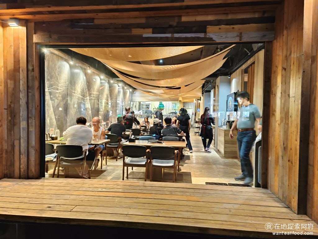 宣牛溫體牛肉火鍋復興店 宣牛溫體牛肉火鍋復興店菜單 宣牛溫體牛肉火鍋復興店價格 這間店的地點位於復興北路上,距離捷運中山國中站非常近,走路只要兩分鐘就能到。停車的話,可以停在旁邊的168停車場。 @在地老饕阿府