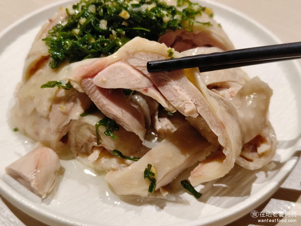 柚子花花青春客家菜南港LalaPort 柚子花花青春客家菜南港LalaPort菜單 整體份量給得相當多,適合多人分食,搭配淋在上面的油蔥,不會很鹹,吃起來就是很舒服,完全符合品牌的定位。 @在地老饕阿府
