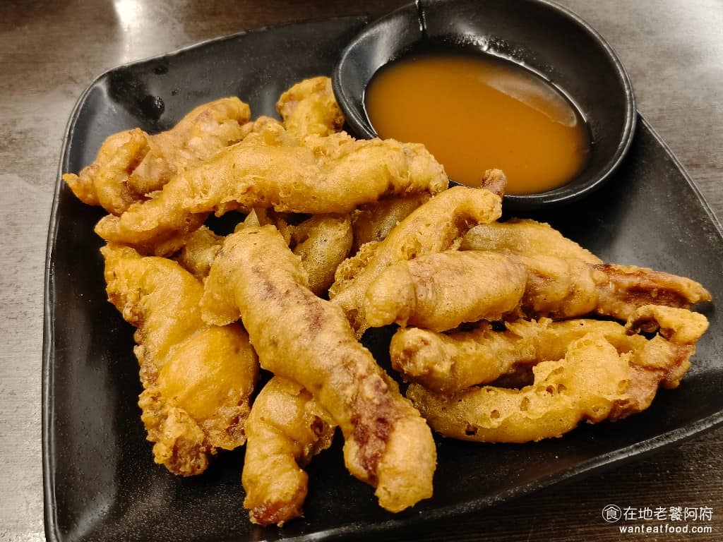 朱家卜肉 朱家卜肉菜單 朱家卜肉推薦 金山區美食 金山美食 台式料理 卜肉 芋頭米粉湯 卜肉 卜肉是什麼？很多人，甚至連聽都沒聽過這道招牌。是使用上等梅花豬肉，再用中藥、醬油等醃製至少一天，再裹上特製炸粉小火慢炸。 @在地老饕阿府