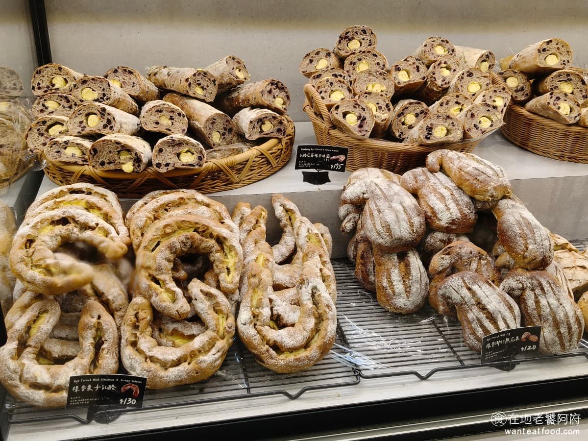 TOM CAT BAKERY 漢神洲際店 漢神洲際店菜單 漢神洲際店推薦 北屯區美食 北屯美食 另外還有一整區專門做德式結餅,跟各式香腸麵包,包含經典德國結、起司德國結、德國麵包香腸捲等等。 @在地老饕阿府
