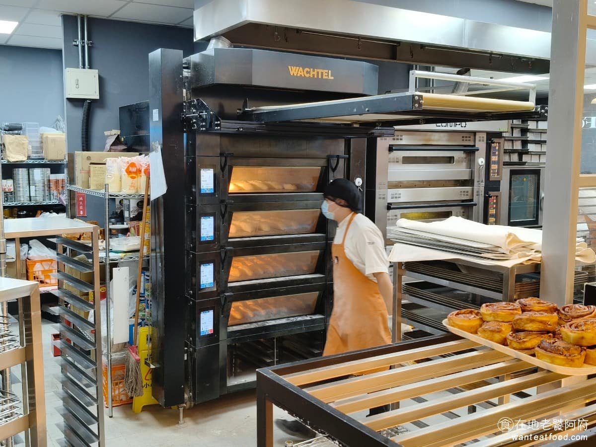 TOM CAT BAKERY 漢神洲際店 漢神洲際店菜單 漢神洲際店推薦 北屯區美食 北屯美食 所有麵包都堅持每天現場烘焙,用的是飯店、四星級餐廳等級的標準在做,強調職人手工製作。 @在地老饕阿府