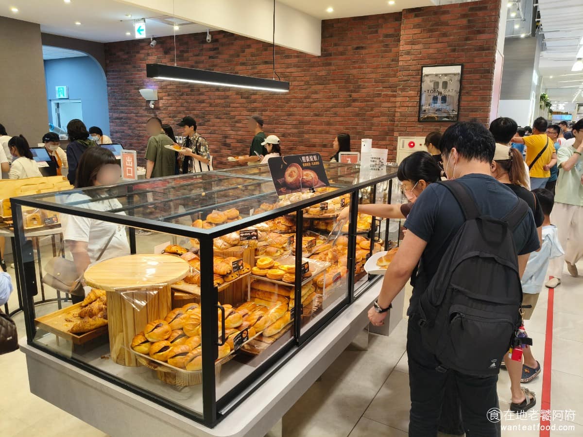 TOM CAT BAKERY 漢神洲際店 漢神洲際店菜單 漢神洲際店推薦 北屯區美食 北屯美食 台中漢神洲際店是《TOM CAT BAKERY 漢神洲際店》在台灣的第一家分店,也是中部獨家,麵包控不用再飛紐約,就能吃到這個品牌了。 @在地老饕阿府