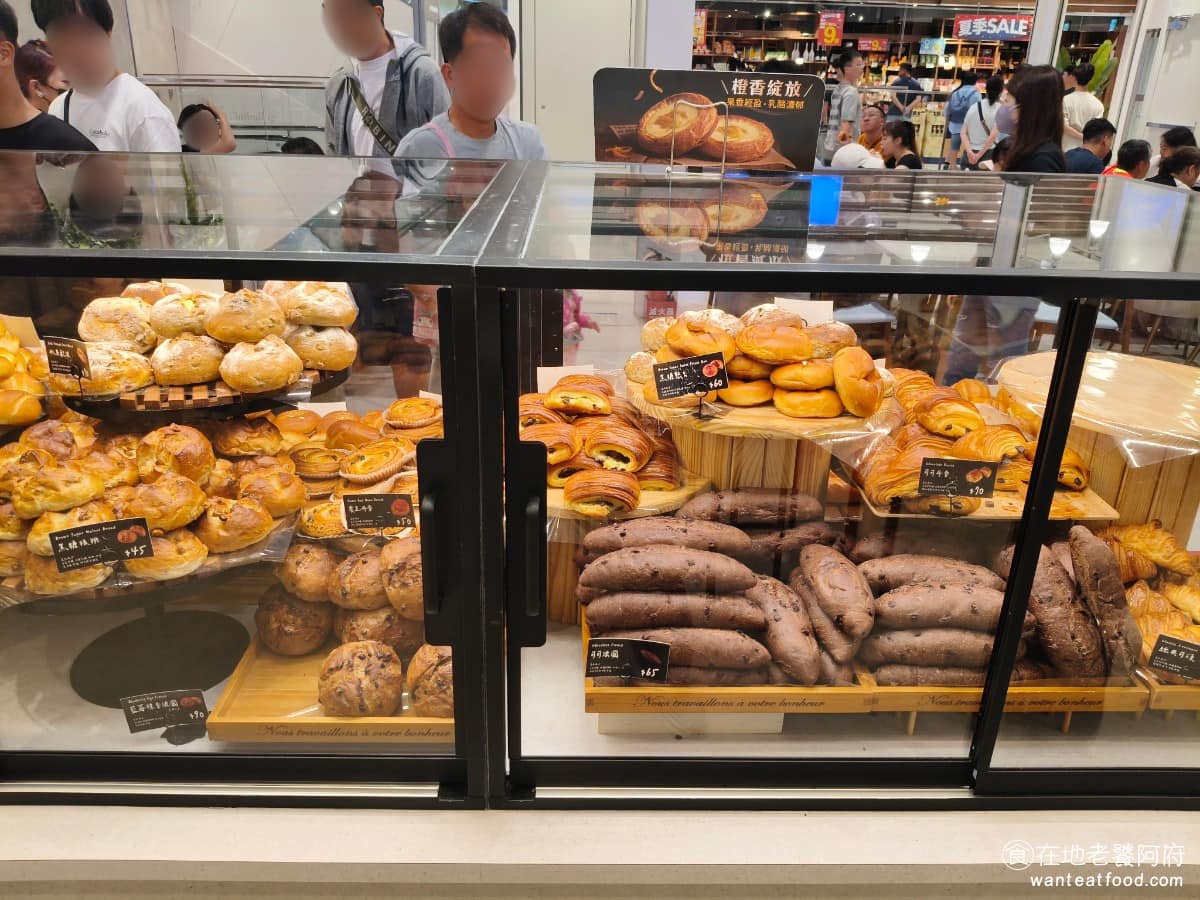 TOM CAT BAKERY 漢神洲際店 漢神洲際店菜單 漢神洲際店推薦 北屯區美食 北屯美食 不只是紐約老牌子,更打著「頂尖酒店御用麵包」的名號,也成為整個 B1 美食街排隊人數最多的店家。 @在地老饕阿府