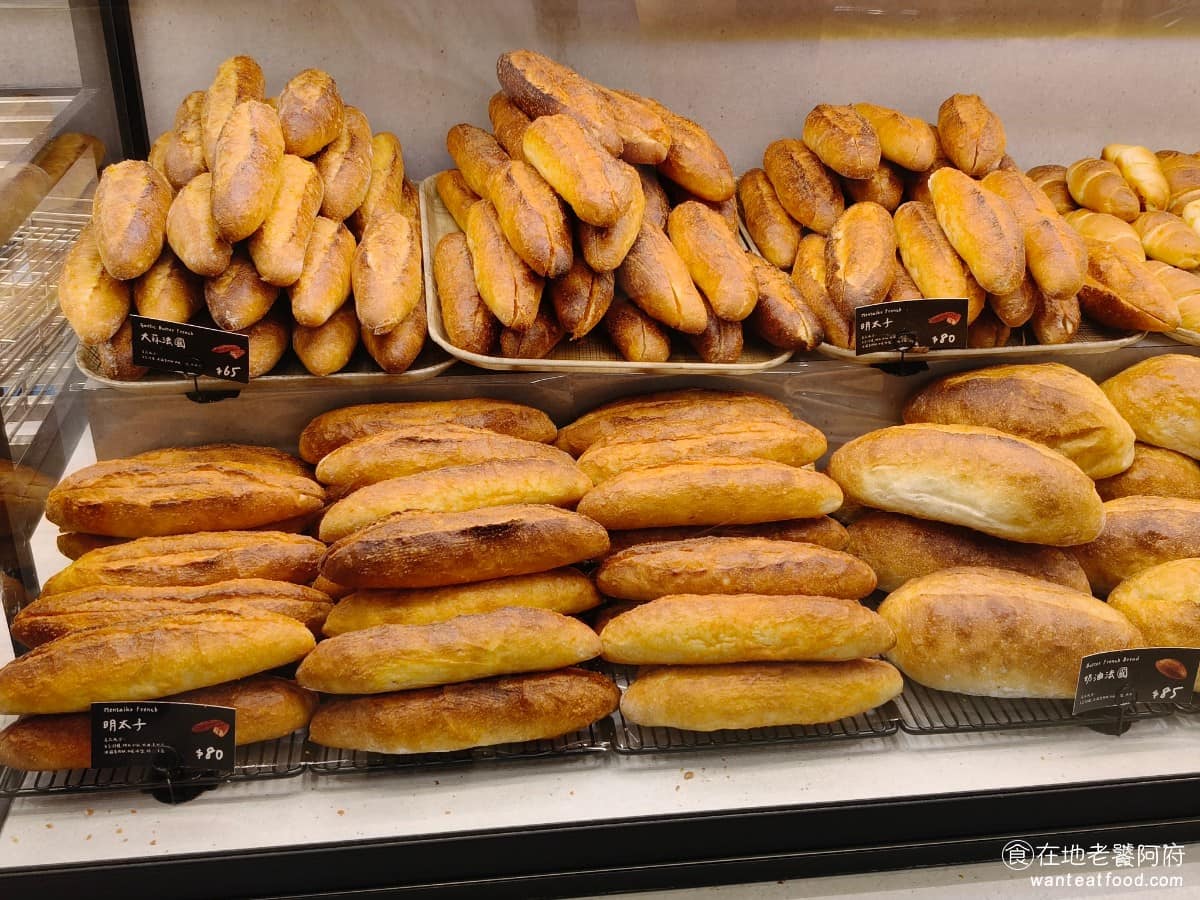 TOM CAT BAKERY 漢神洲際店 漢神洲際店菜單 漢神洲際店推薦 北屯區美食 北屯美食 明太子也是熱門款式,賣得快,補貨也補得勤,如果剛好看到空盤,可以順口問一下下一批出爐時間。 @在地老饕阿府