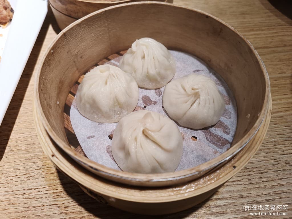 松山美食 杭州小籠湯包 民生旗艦店 炒飯 絲瓜 蘿蔔糕 流沙包 奶黃包 干貝 菜飯 醉雞 蟹黃 白肉