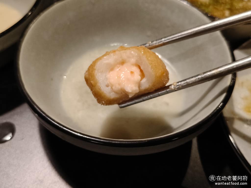 無老鍋(台北永康店) 無老鍋(台北永康店)菜單 無老鍋(台北永康店)推薦 大安區美食 大安美食 裡面的龍蝦沙拉份量很多，一咬下去會直接爆漿，我發現這裡的火鍋料，雖然價格較貴，但吃起來都非常有水準，完全沒有冷凍食品的感覺。 @在地老饕阿府