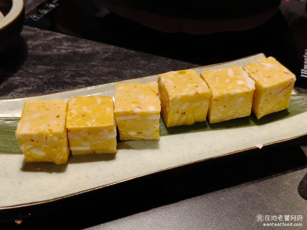 無老鍋(台北永康店) 無老鍋(台北永康店)菜單 無老鍋(台北永康店)推薦 大安區美食 大安美食 起司魚豆腐 吃起來口感比較偏硬，起司味也不夠重，不難吃但感覺普通。 @在地老饕阿府