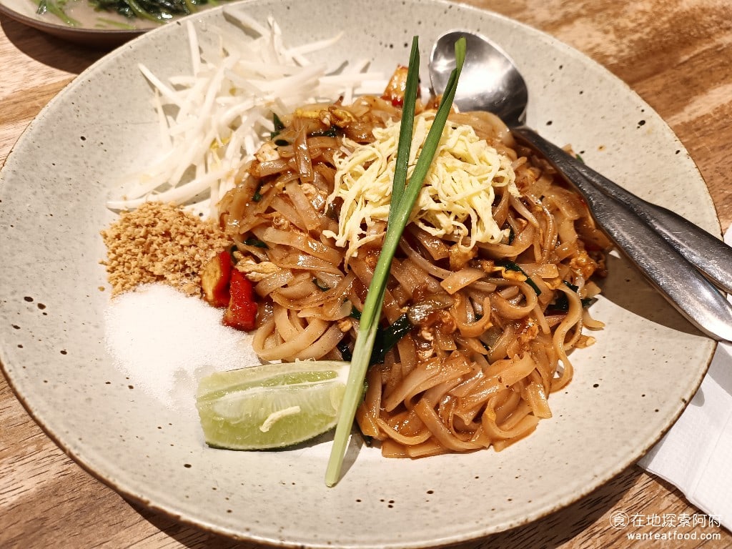 初泰信義象山 路易莎 泰式料理 泰國料理 月亮蝦餅 椒麻雞 炒河粉 泰國菜 聚餐 蝦醬 摩摩喳喳 戚風蛋糕