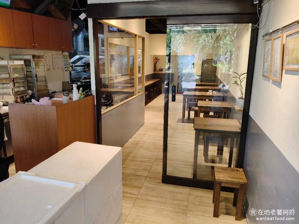 北方大陸餅內湖店 北方大陸餅內湖店菜單 北方大陸餅內湖店推薦 內湖區美食 內湖美食 港墘美食 北方大陸餅其實是連鎖早餐店店面，主要集中在內湖和南港，數量不多只有三間店，另外兩間在南港和西湖站。 @在地老饕阿府