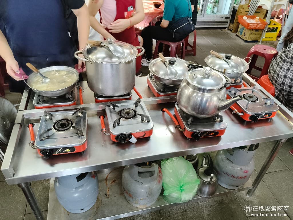 青菜園 青菜園菜單 青菜園價格 北投區美食 北投美食 台式料理 放山雞 熱炒 如果湯要加熱的話，都可以和店員說。 @在地老饕阿府