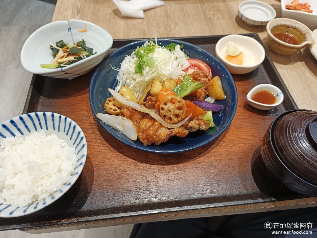 大戶屋美麗華店 中山區美食 劍南路站美食 美麗華美食街 日式料理 雞肉蔬菜燴黑醋醬 來到大戶屋我最常吃的餐點,就是這一道雞肉黑醋,因為不只可以吃到雞肉,還可以吃到很豐盛的蔬菜。 @在地老饕阿府