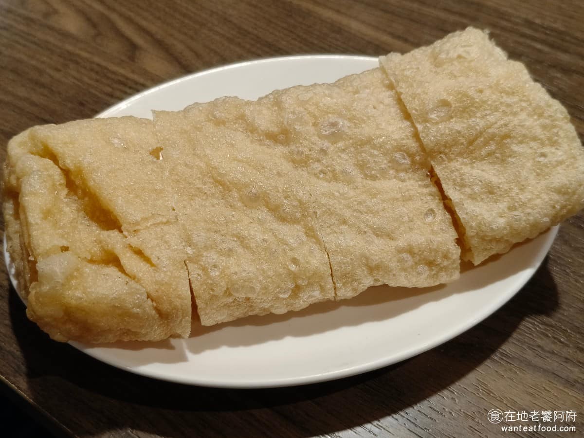 宣牛溫體牛肉火鍋光復店 宣牛溫體牛肉火鍋光復店菜單 宣牛溫體牛肉火鍋光復店推薦 大安區美食 豆皮 因為這裡的火鍋料種類不算特別多,所以非常推薦點一份豆皮作為墊底。 @在地老饕阿府
