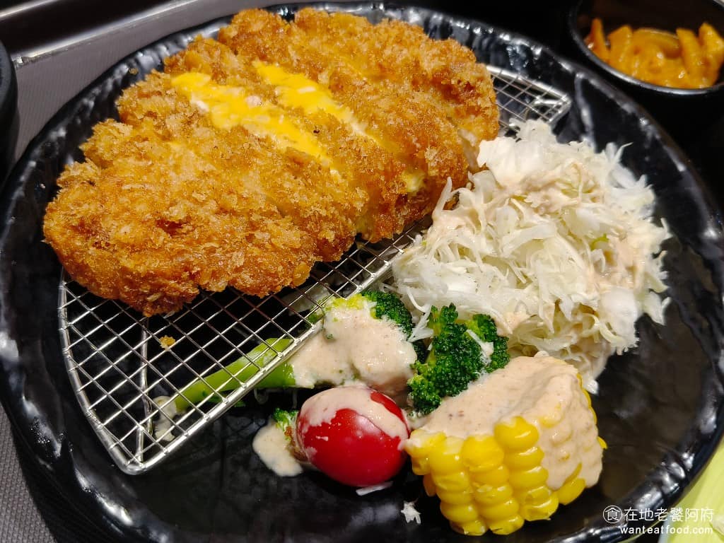 內湖美食 平價美食 平民美食 內湖家樂福 日式定食 親子丼 珍有福 Joyfull