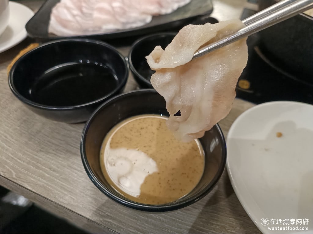 築間 鍋物 內湖 火鍋 冰淇淋 松阪豬 伊比利黑豬 霜降牛 冰沙 松阪豬 超軟超好吃,超推薦! @在地老饕阿府