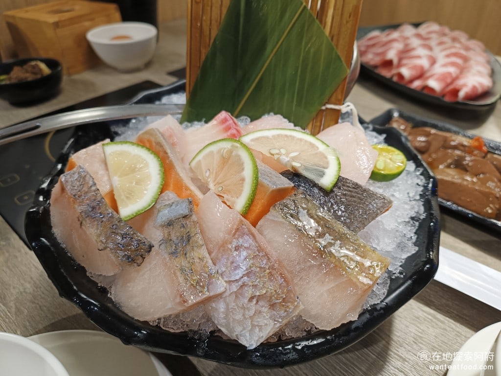 築間 鍋物 內湖 火鍋 冰淇淋 松阪豬 伊比利黑豬 霜降牛 冰沙 綜合魚片鍋 @在地老饕阿府