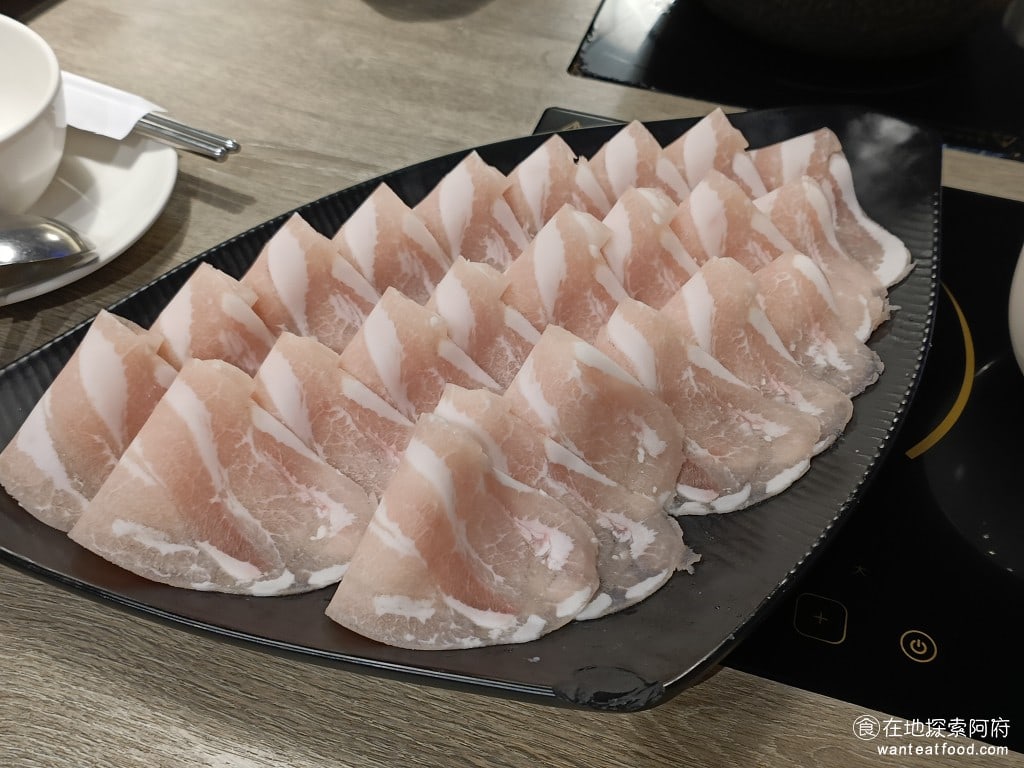 築間 鍋物 內湖 火鍋 冰淇淋 松阪豬 伊比利黑豬 霜降牛 冰沙 松阪豬,這個我最推,最好吃 @在地老饕阿府