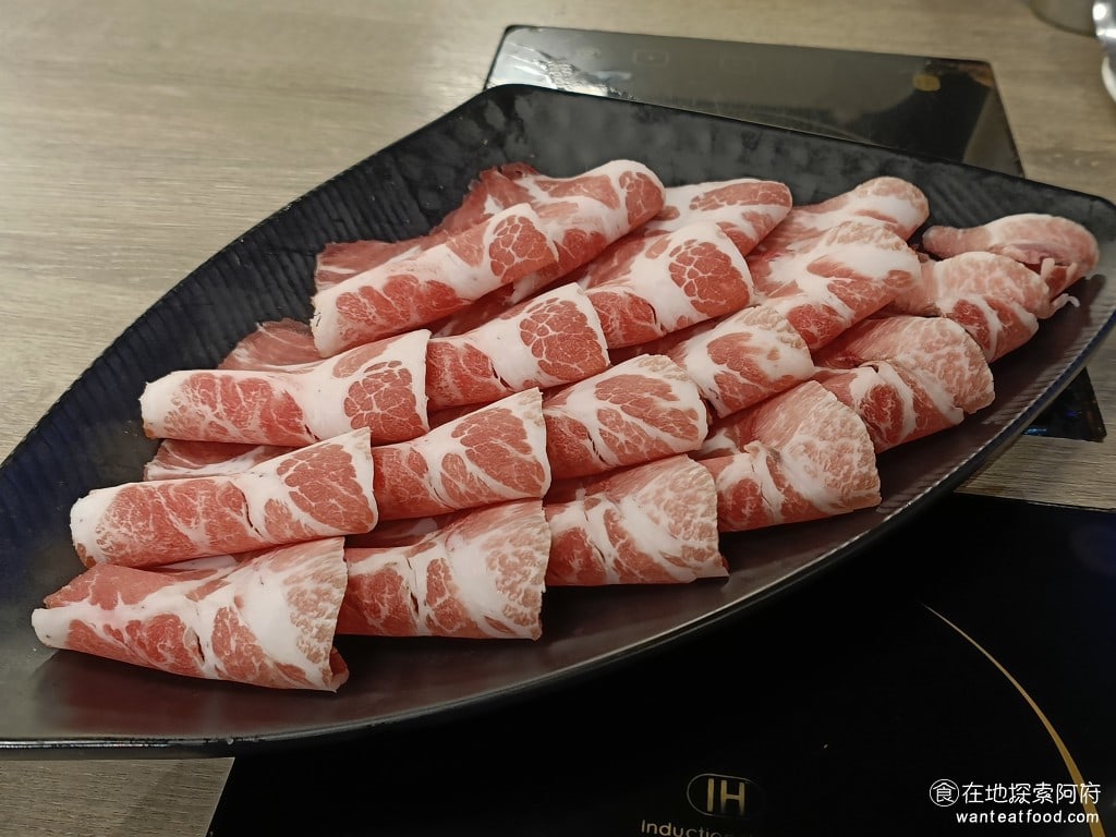 築間 鍋物 內湖 火鍋 冰淇淋 松阪豬 伊比利黑豬 霜降牛 冰沙 依比利豬 @在地老饕阿府