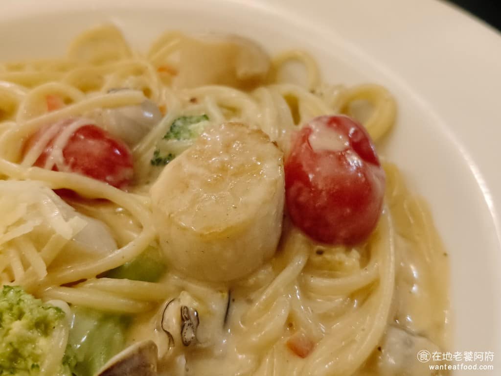布克湖義式坊 布克湖義式坊菜單 布克湖義式坊推薦 內湖區美食 內湖美食 文德站美食 義式料理 義大利麵 奶油和海鮮兩種味道相互補,整體不會覺得膩,是白醬系列裡值得吃的一道。 @在地老饕阿府