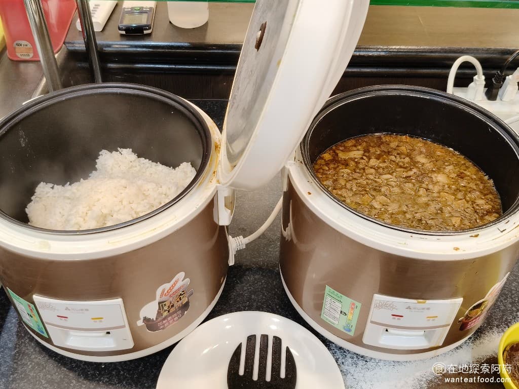 我家牛排-內湖港墘店 我家牛排-內湖港墘店菜單 我家牛排-內湖港墘店價格 內湖區美食 內湖美食 白飯和滷肉飯 來這裡光是排餐加上自助吧都吃不完了,通常不會想再吃白飯或是滷肉飯。 @在地老饕阿府