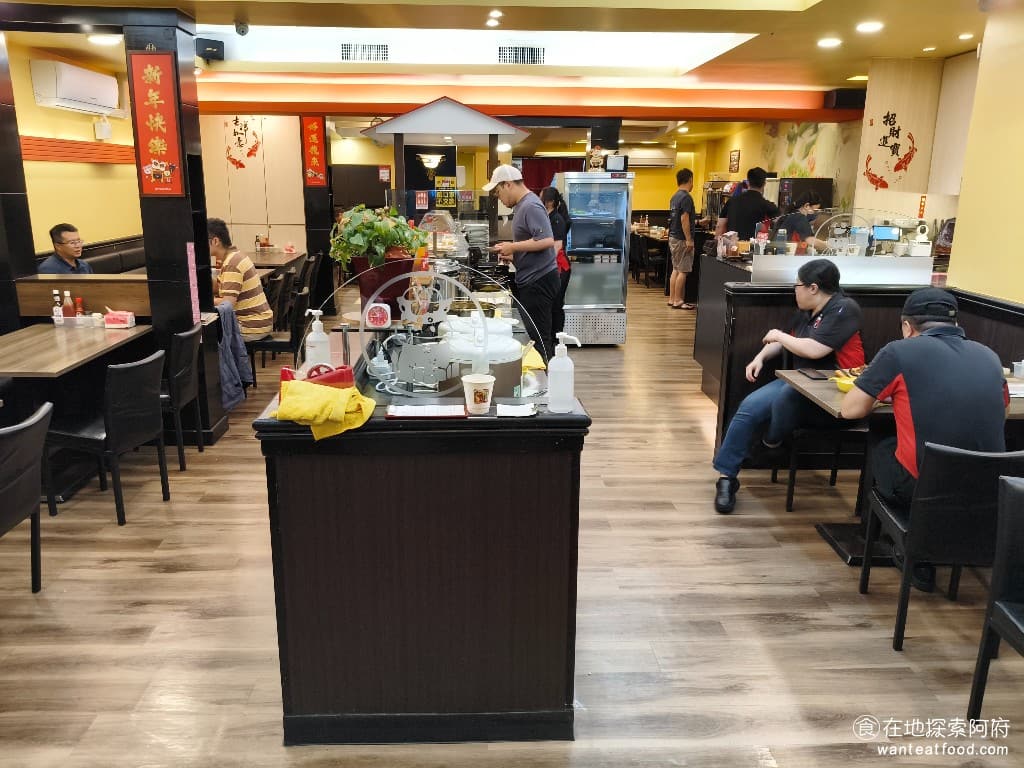 我家牛排-內湖港墘店 我家牛排-內湖港墘店菜單 我家牛排-內湖港墘店價格 內湖區美食 內湖美食 雖然《我家牛排-內湖港墘店》的自助吧,比不上旗艦店的自助吧,但如果以在地的我家牛排來比較的話,《我家牛排-內湖港墘店》的自助吧,已算是種類很多的了。 @在地老饕阿府
