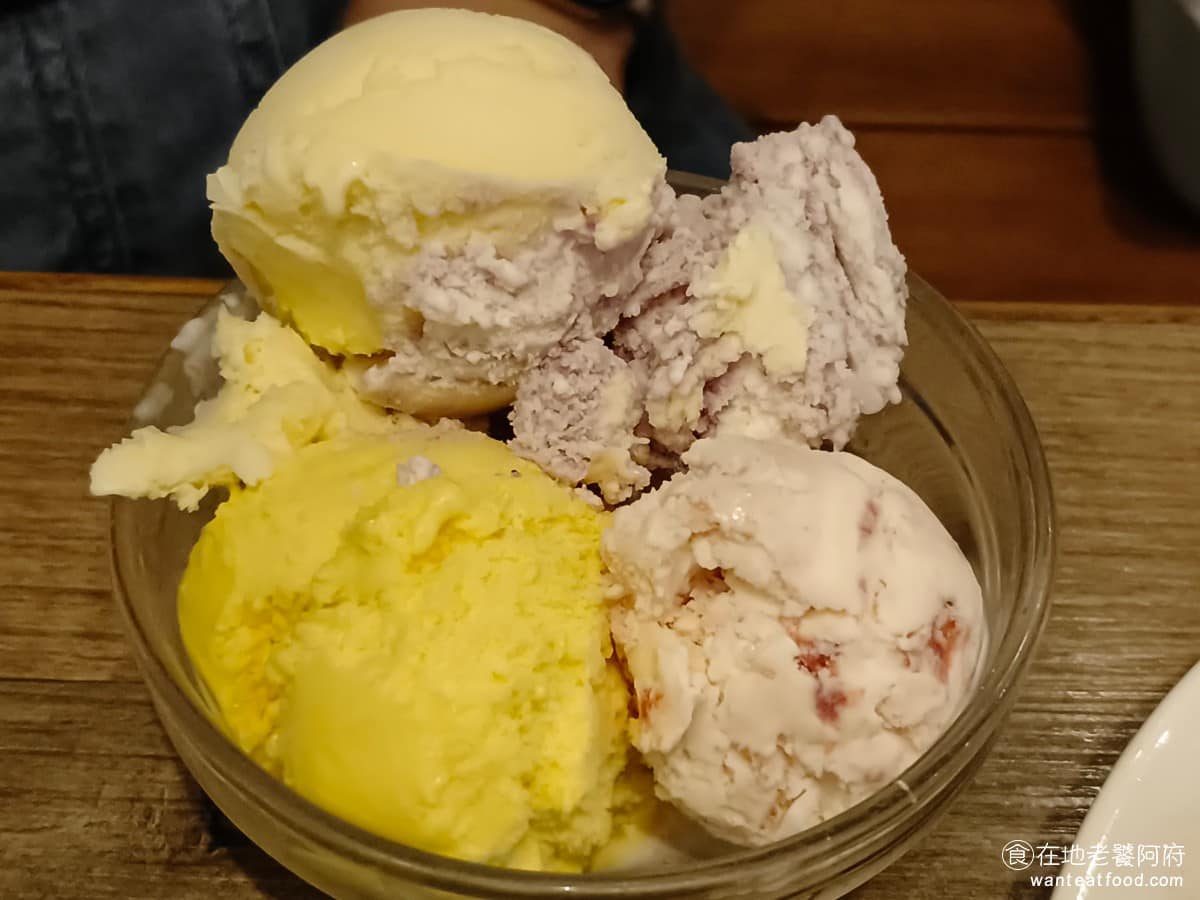 高麗園銅盤烤肉 Citylink南港市場 Citylink南港市場菜單 冰淇淋 品質吃起來還可以,口味選擇不少,不過有些口味會硬到完全挖不動,因為這個原因,反而吃得比較少,算是小小的扣分點。 @在地老饕阿府
