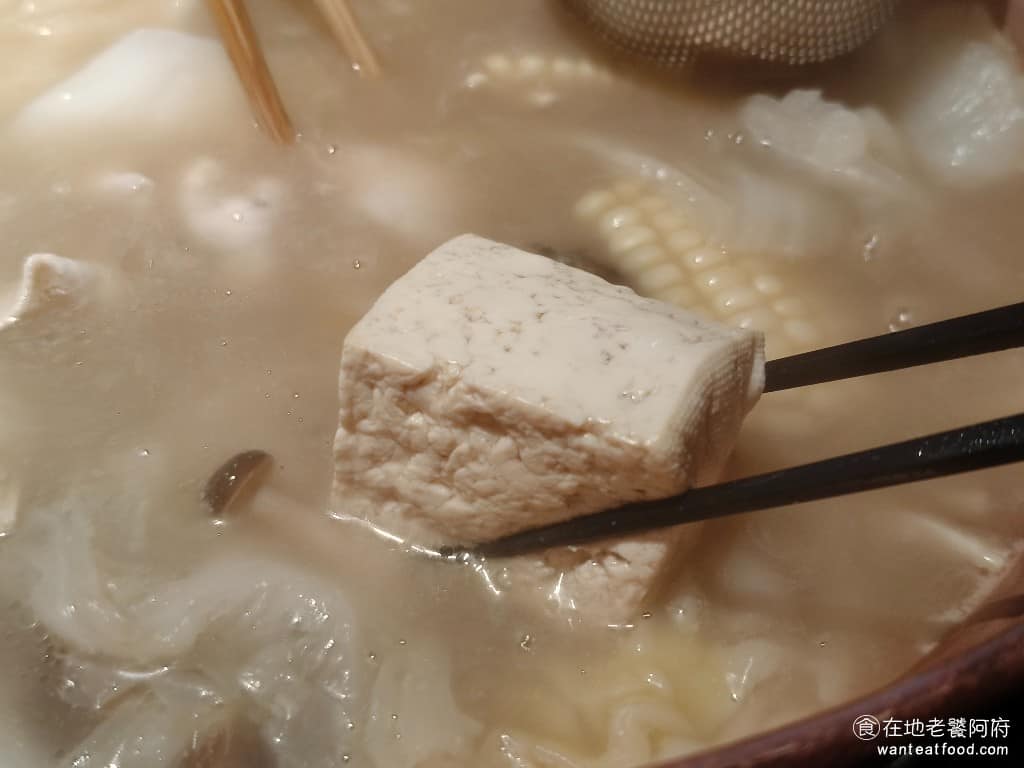 欣葉SHABU SHABU SHABU菜單 SHABU推薦 這裡的豆腐,非常扎實有份量,而且很重,每一口都吃得到豆香味。 @在地老饕阿府