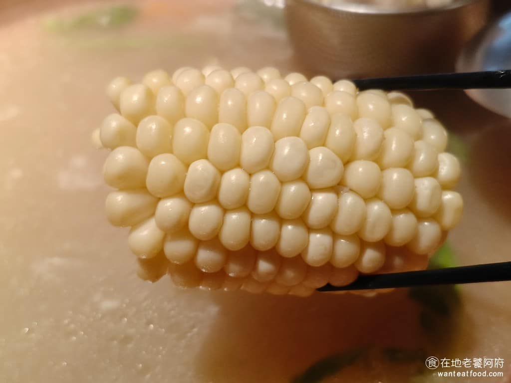 欣葉SHABU SHABU SHABU菜單 SHABU推薦 這裡的蔬菜也是嚴選的,玉米吃起來超級甜,咬下去還會噴汁,非常好吃! @在地老饕阿府