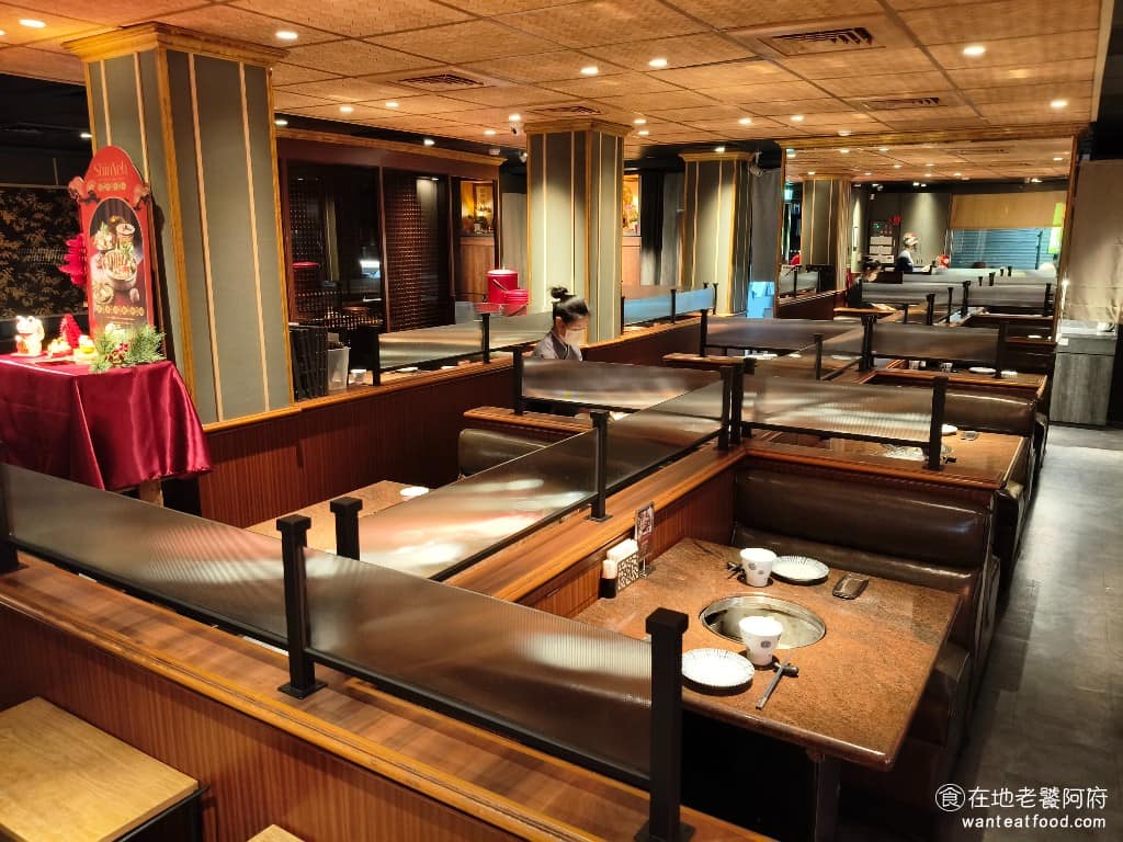 欣葉SHABU SHABU SHABU菜單 SHABU推薦 2024 年重新改裝,沿用了店舖中原有的大理石視覺,搭配日式氛圍的設計,讓整體環境呈現出安靜唯美的復古感受。 @在地老饕阿府