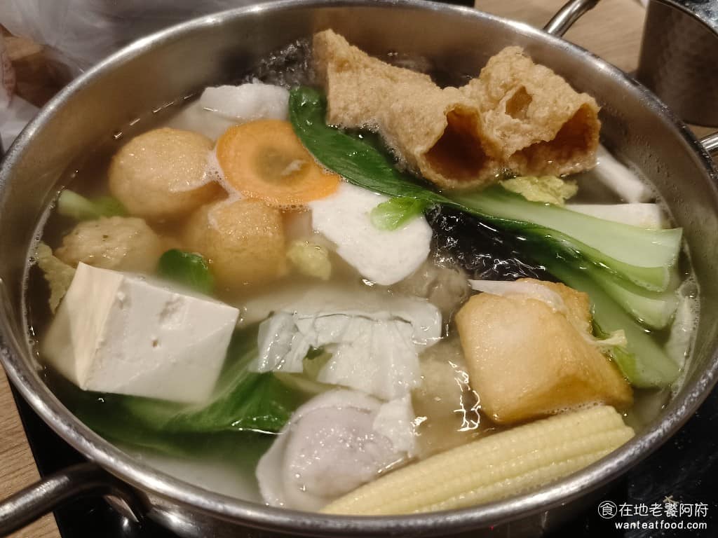 好食多涮涮鍋西湖店 好食多涮涮鍋西湖店菜單 好食多涮涮鍋西湖店推薦 內湖區美食 內湖美食 西湖美食 日式原味昆布鍋 日式原味湯底,味道清淡偏甜,喝起來幾乎完全沒有味道,個人覺得味道太淡了。 @在地老饕阿府