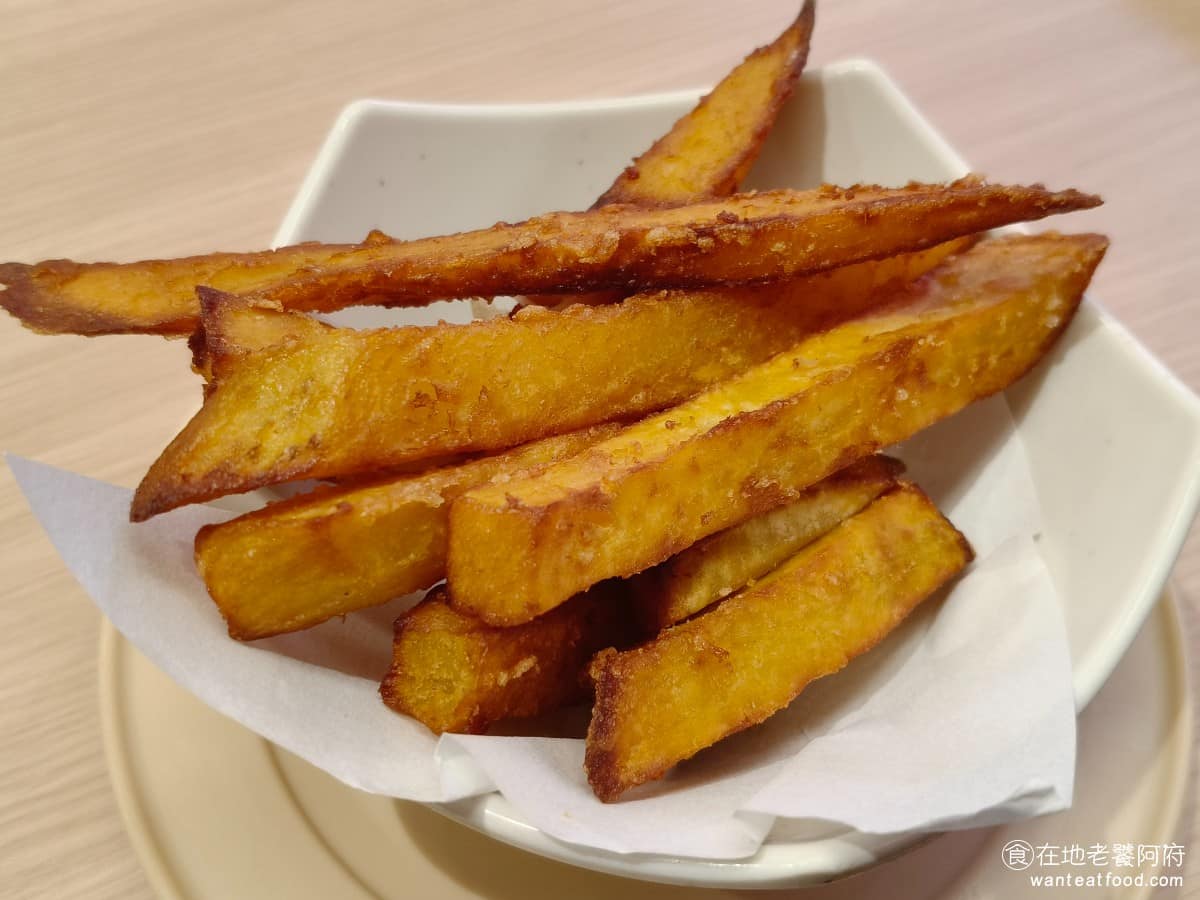 スシロー壽司郎台北內湖美麗華店 スシロー壽司郎台北內湖美麗華店菜單 地瓜薯條 炸得酥脆地瓜,份量充足吃起來簡單直接,適合配著壽司一起點。 @在地老饕阿府