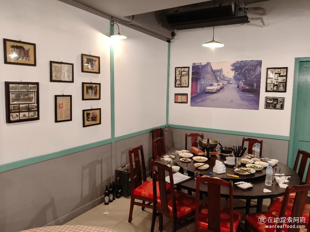 陸光小館 陸光小館菜單 陸光小館價格 松山區美食 松山美食 台北小巨蛋美食 中式料理 滷味 熱炒 《陸光小館》的料理是以眷村菜為主,簡單來說就是台灣日常生活的家常菜,融合了中國八大菜系的精華,以麵食和滷味為主,並且又包含了中國各省的菜色,像是四川菜、湖南菜、山東菜、江蘇菜。 @在地老饕阿府