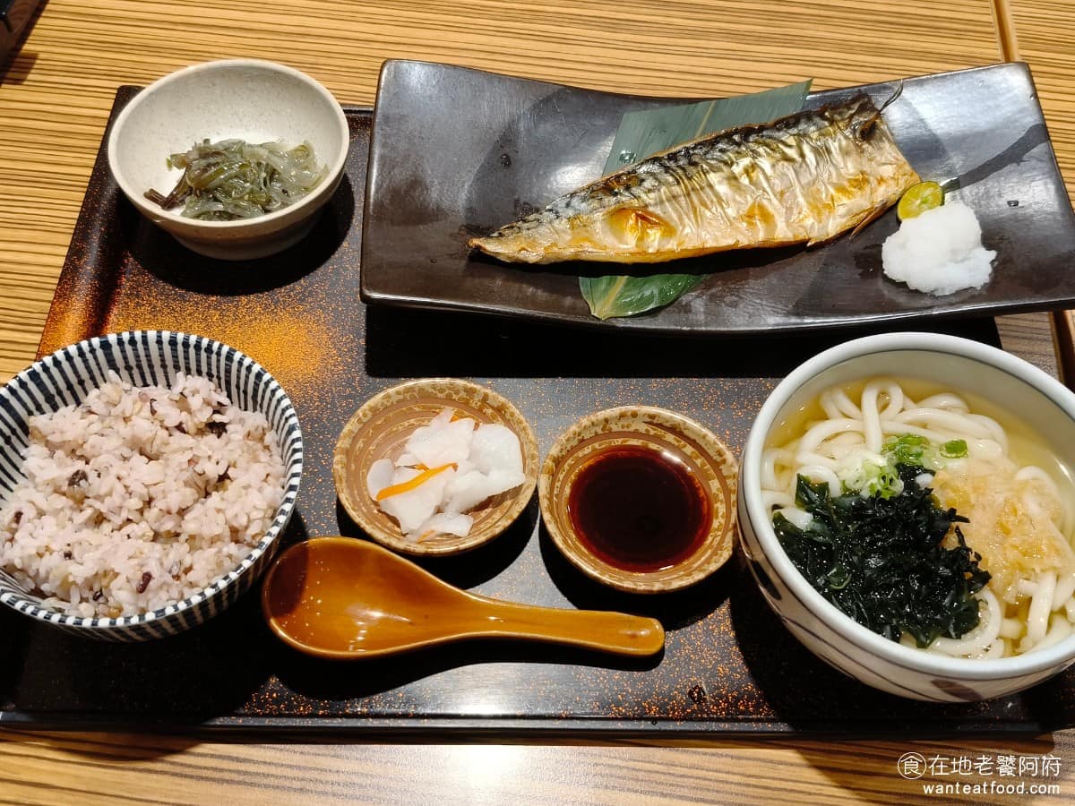 YAYOI彌生軒內湖瑞光店 YAYOI彌生軒內湖瑞光店菜單 YAYOI彌生軒內湖瑞光店推薦 鹽烤鯖魚定食 塩烤鯖魚油脂香甜、外皮酥脆，肉質軟嫩，吃起來也不會太乾，愛吃魚的人推薦點。 @在地老饕阿府