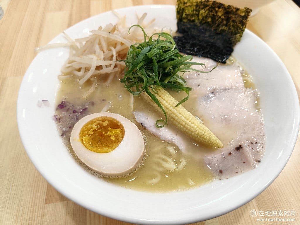 內湖美食 內湖站美食 裸湯拉麵·雞白湯 糖心蛋 雞湯 蒜味拉麵