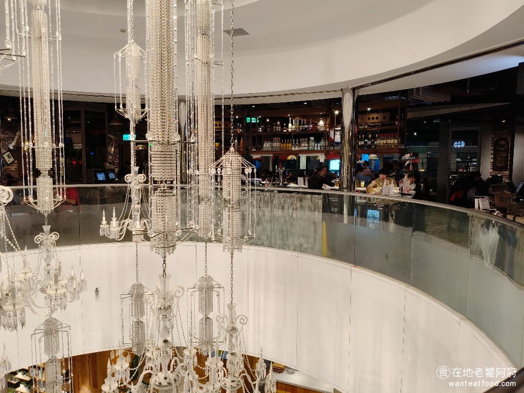 TGI FRIDAYS 星期五美式餐廳松高餐廳 星期五美式餐廳松高餐廳菜單 開車來的話,可以停地下停車場,滿 500 元,可以折抵半小時。 @在地老饕阿府