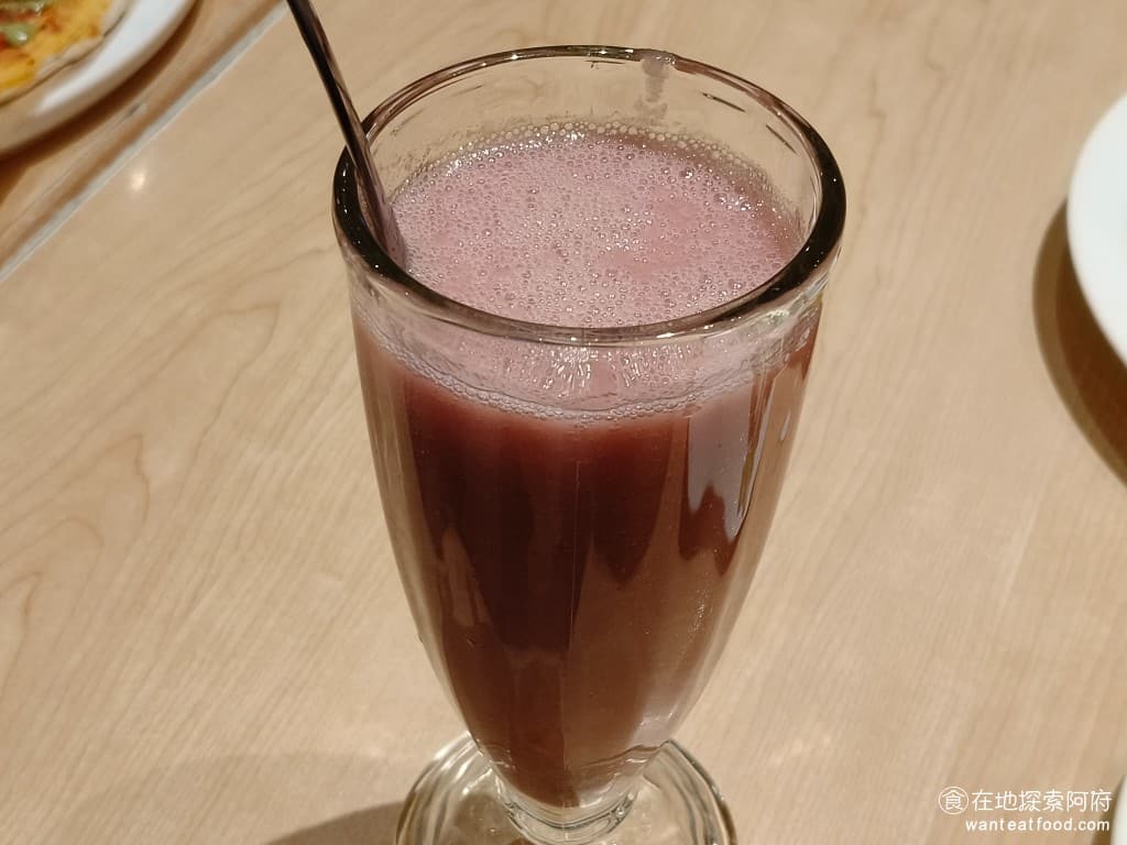 古拉爵 義式屋古拉爵 南港中信店 南港中信店菜單 南港中信店價格 南港區美食 南港美食 紅心芭樂檸檬汁 芭樂的味道,喝起來比較淡,味道都是檸檬的味道,因為檸檬比較酸,把芭樂的味道都蓋掉了。 @在地老饕阿府
