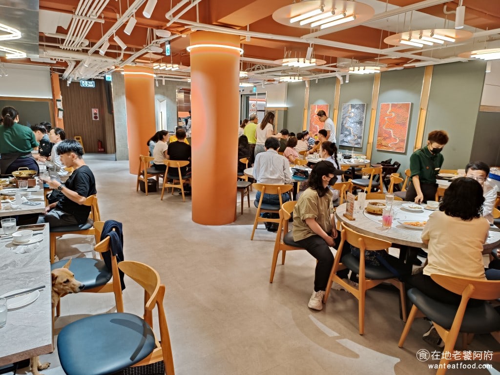 台式料理 台灣料理 中式料理 熱炒 合菜 王品集團 古早味 新裝潢後,變的燈火通明,還增加了一些 包廂,可以讓人數較多的人,在包廂裡吃,可降低環境音量 @在地老饕阿府