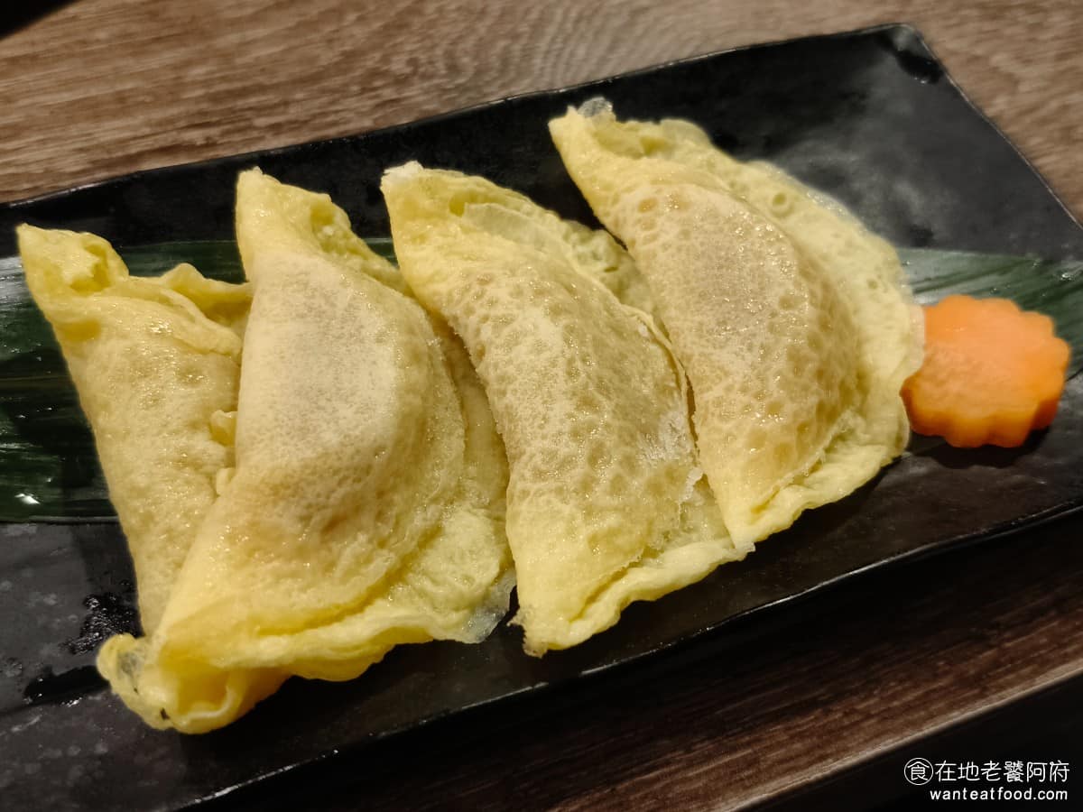 問鼎 皇上吉祥麻辣養生鍋忠孝店 皇上吉祥麻辣養生鍋忠孝店菜單 皇上吉祥麻辣養生鍋忠孝店推薦 蛋餃 《問鼎‧皇上吉祥麻辣養生鍋 忠孝店》的餃類,吃起來味道都很普通,吃完沒有特別的印象。 @在地老饕阿府