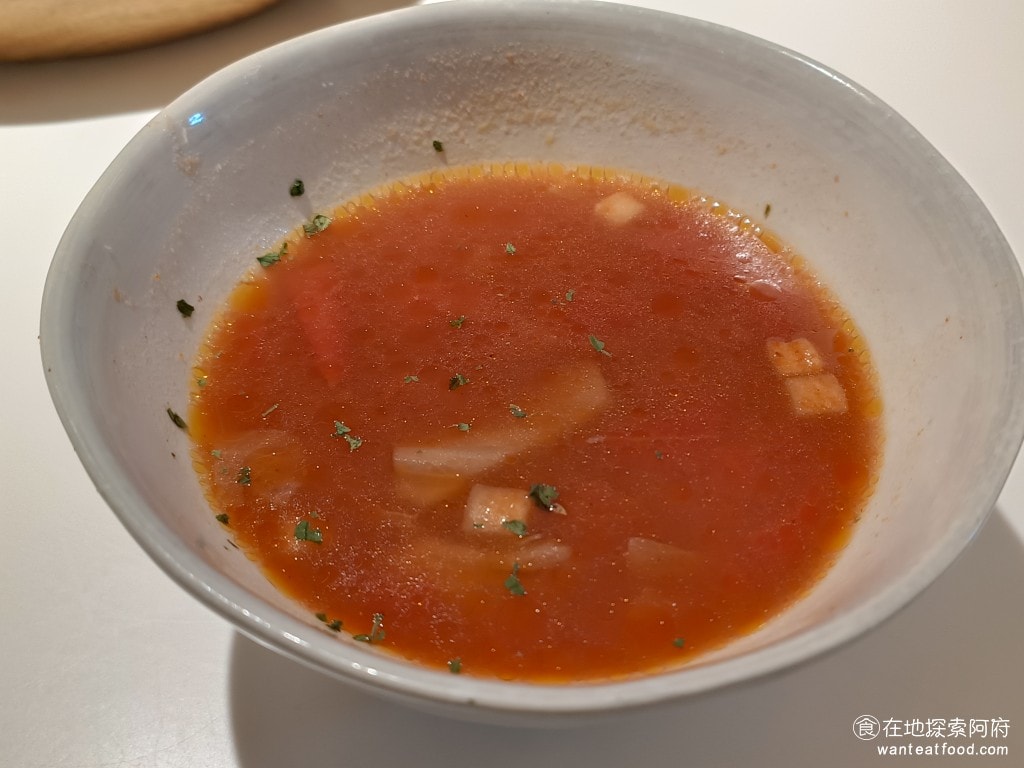 美式料理 貳樓 德國豬腳 寵物友善 寵物餐廳 南山 義大利麵 蔬菜番茄湯 @在地老饕阿府