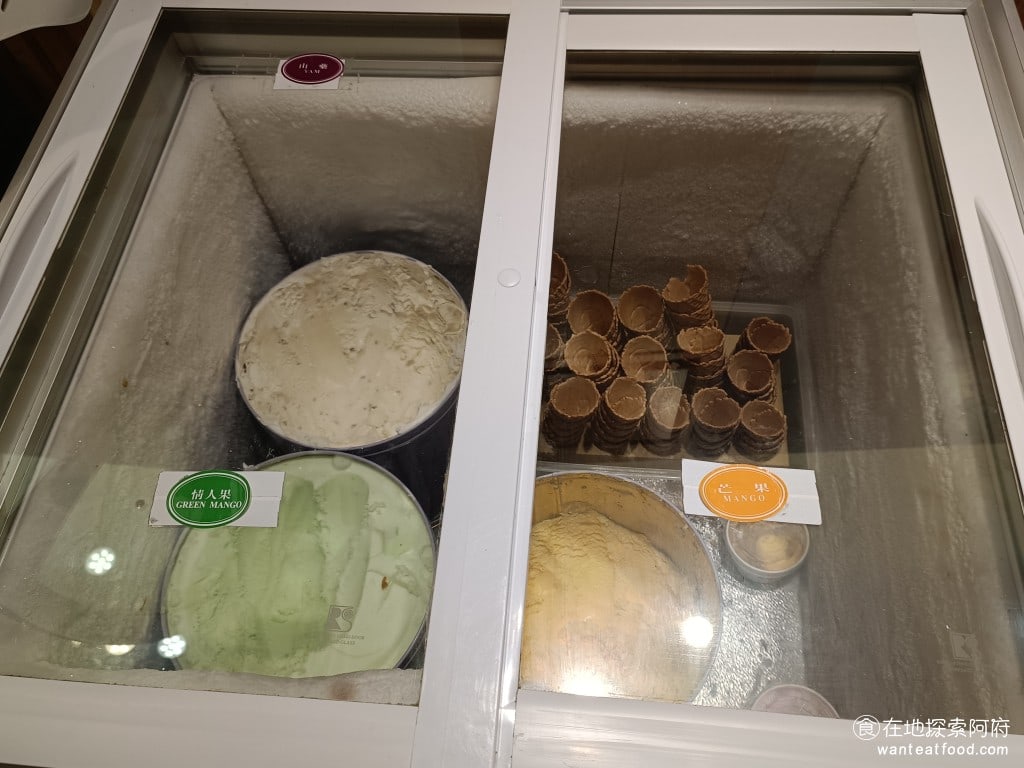 新牛屋(牛一牛)厚切牛排-內湖店 牛一牛厚切牛排-內湖店 內湖美食 美式料理 總共有三種口味,山藥、情人果和芒果,還有提供甜筒餅乾 @在地老饕阿府