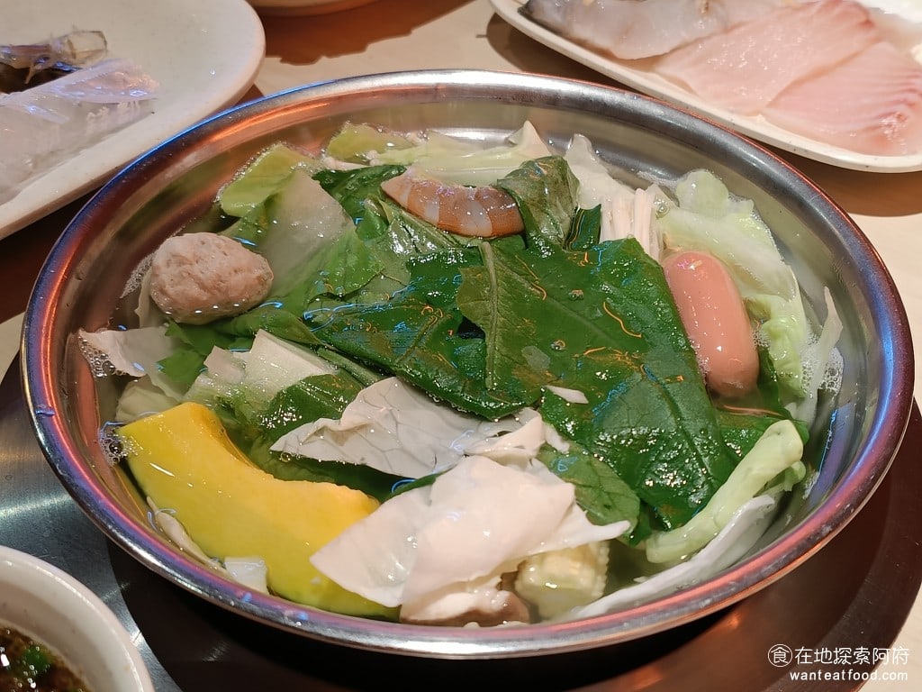 錢都日式涮涮鍋-市民大道店 CHIEN TU HOT POT 大安區美食 國父紀念館美食 鍋物料理 這裡的服務多半都是自助式的,如果需要加湯的話,要自己加。 @在地老饕阿府