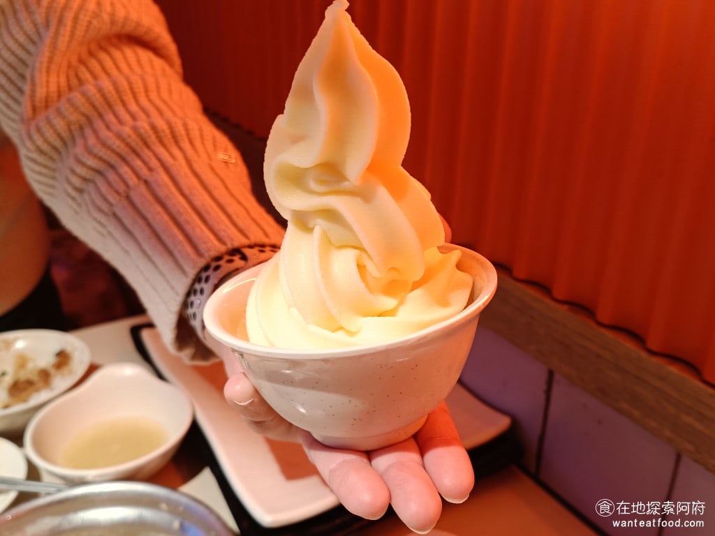 錢都日式涮涮鍋-市民大道店 CHIEN TU HOT POT 大安區美食 國父紀念館美食 鍋物料理 這是與乖乖聯名的奶酥口味霜淇淋,吃起來味道偏淡,個人是覺得沒有什麼特別的味道。 @在地老饕阿府